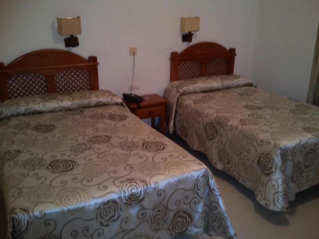 Hotel Castillo De Montemayor Ruang foto